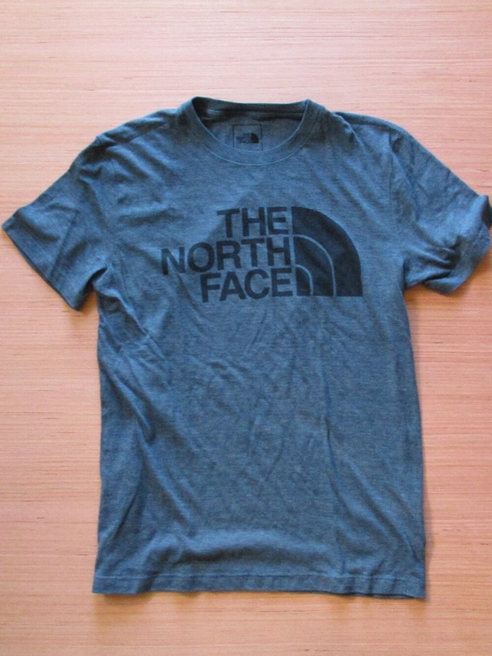 The North Face Men’s Short Sleeve Logo Tee – Small (Grey/Blue)